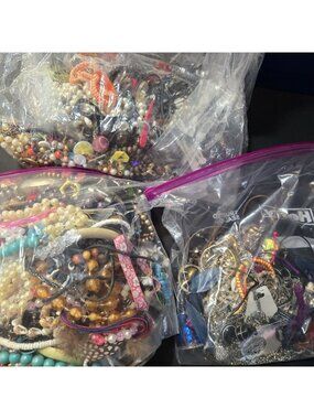 7LB LOT OF ASSORTED JUNK JEWELRY CRAFTS  REPURPOSING Lot #12